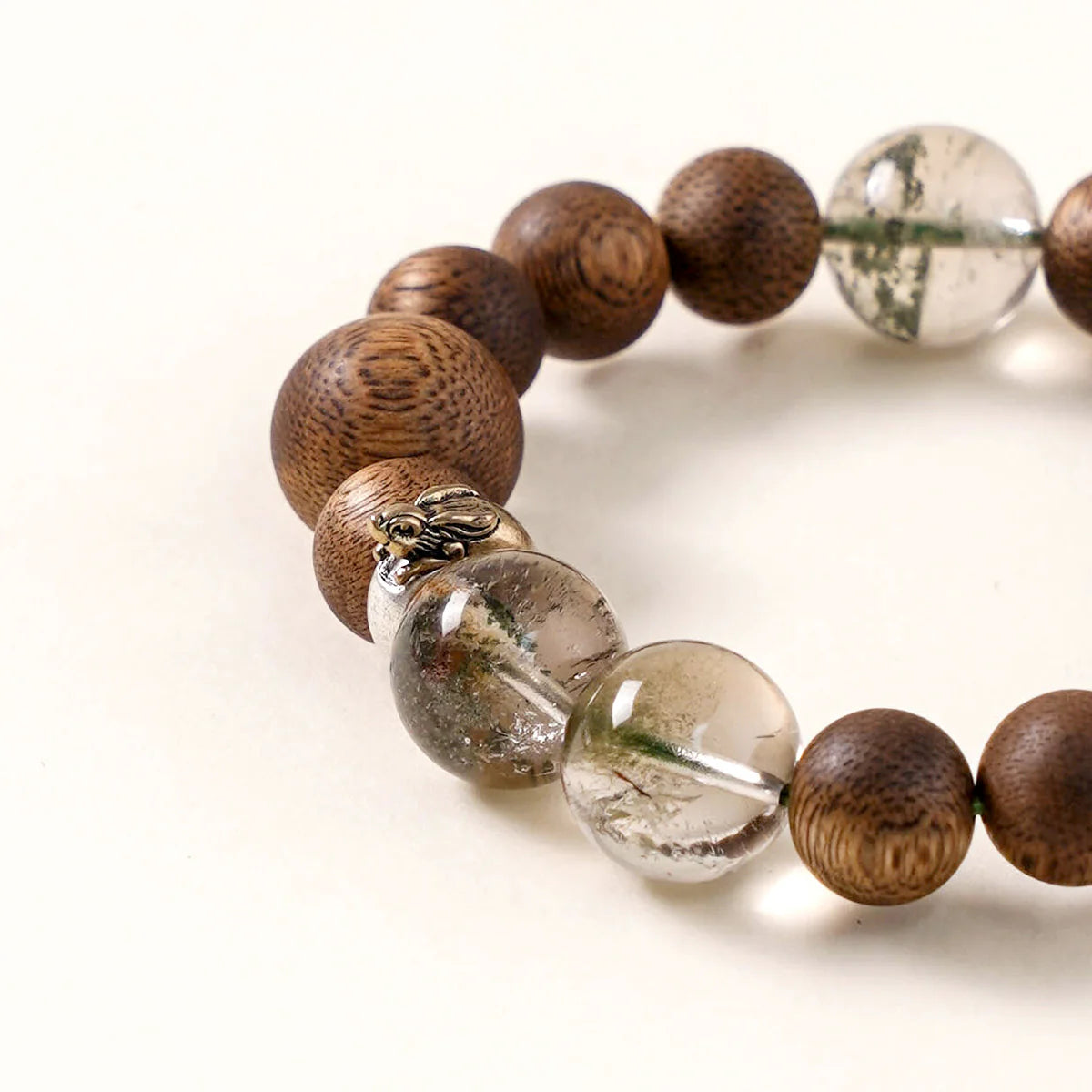 兔生肖守護手鍊 – 花園石英與木材，寓意心靈清晰