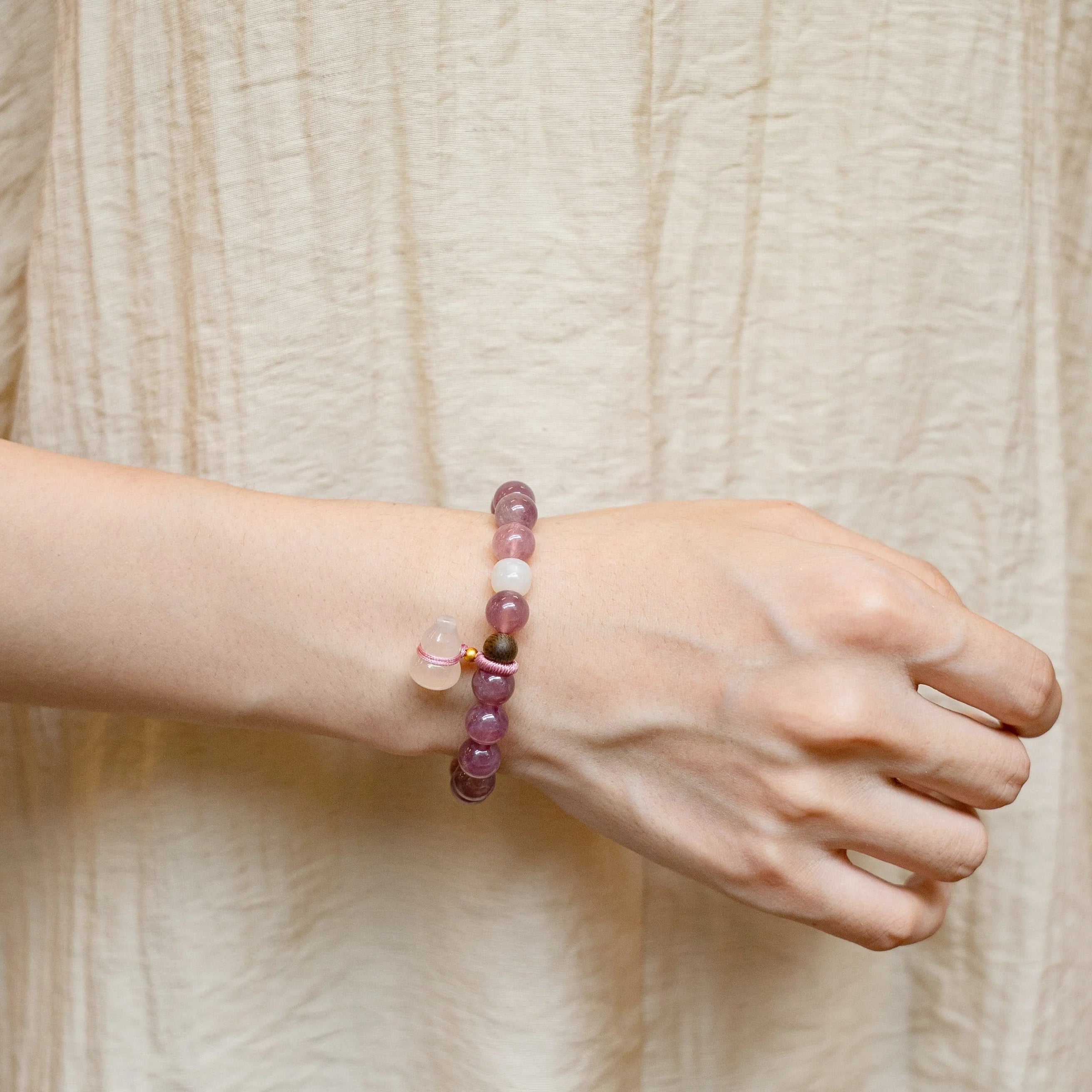 腮紅和諧水晶手鍊，配葫蘆吊墜