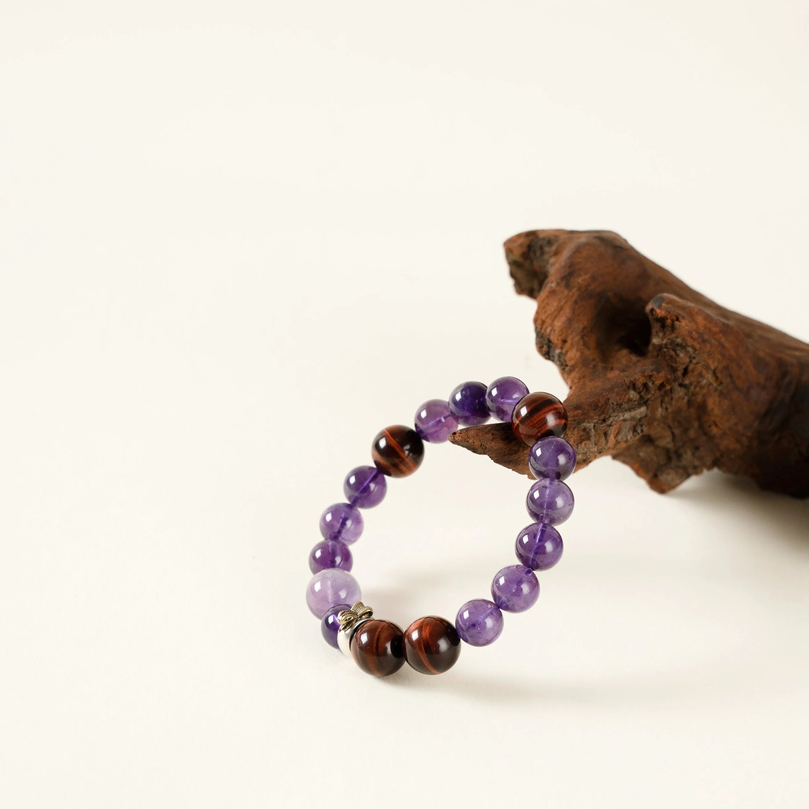 蛇生肖守護手鍊 – 紫水晶與紅虎眼石，幫助您專注