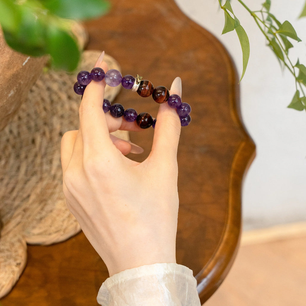 蛇生肖守護手鍊 – 紫水晶與紅虎眼石，幫助您專注