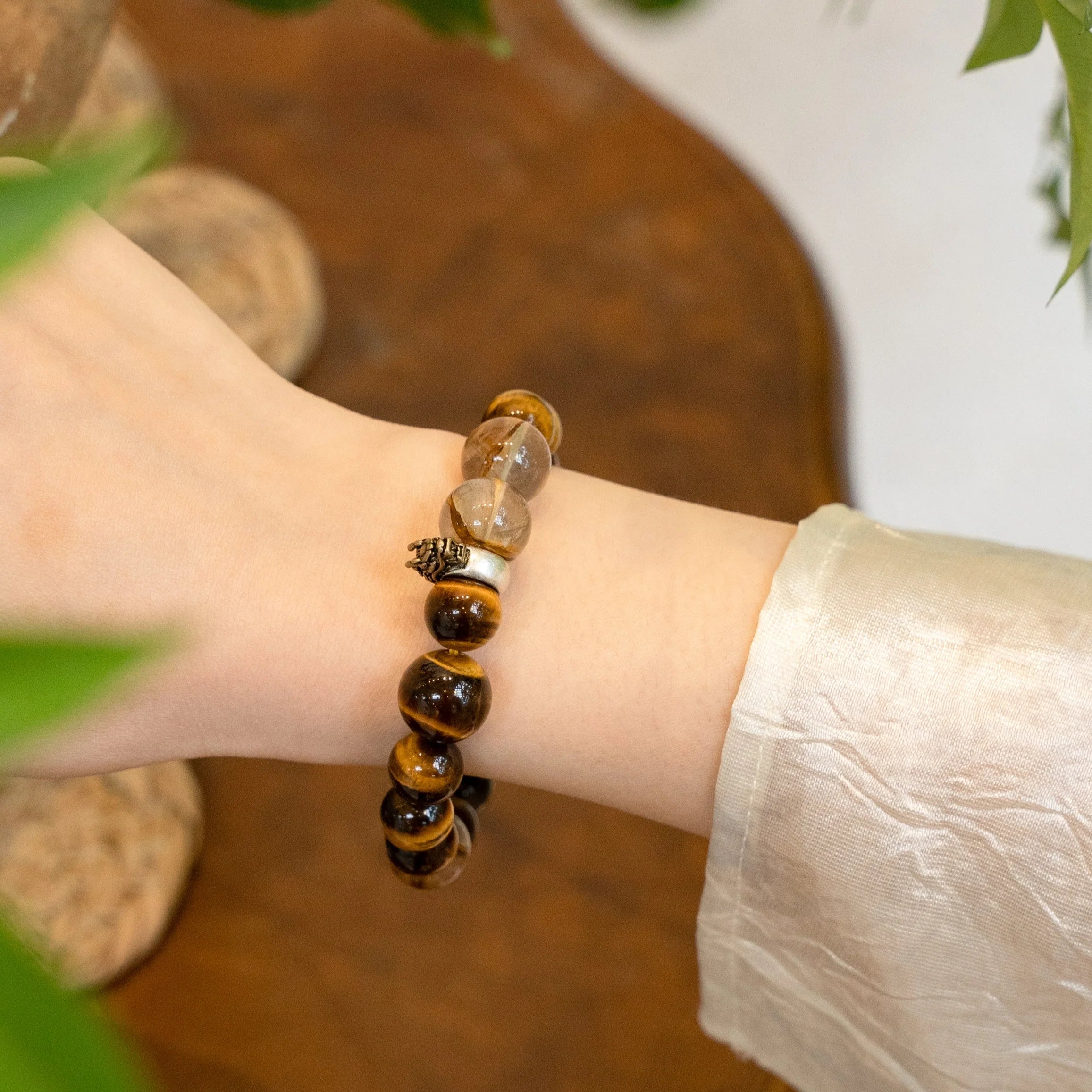 龍生肖守護手鍊 – 虎眼石與煙晶，賦予力量