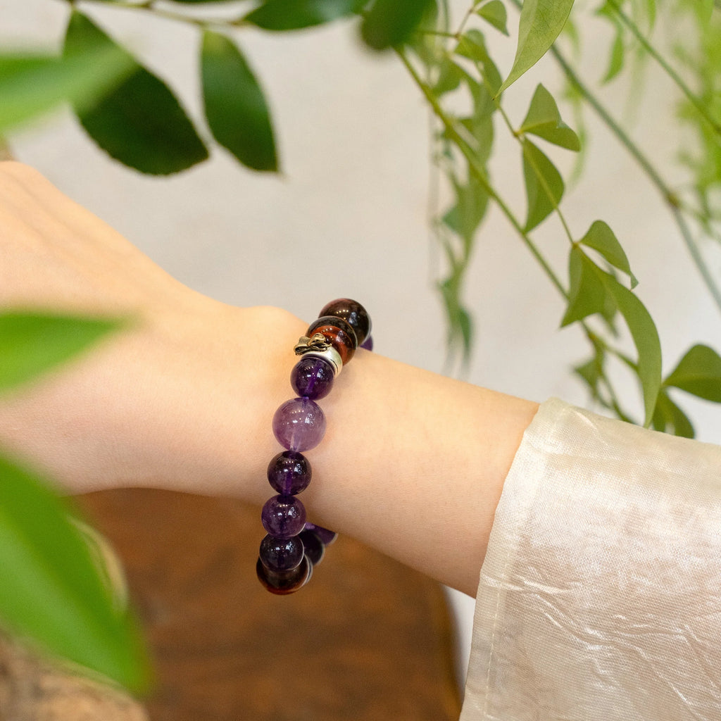 蛇生肖守護手鍊 – 紫水晶與紅虎眼石，幫助您專注