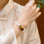 猴年生肖手鍊 – 虎眼石與石英，象徵活力