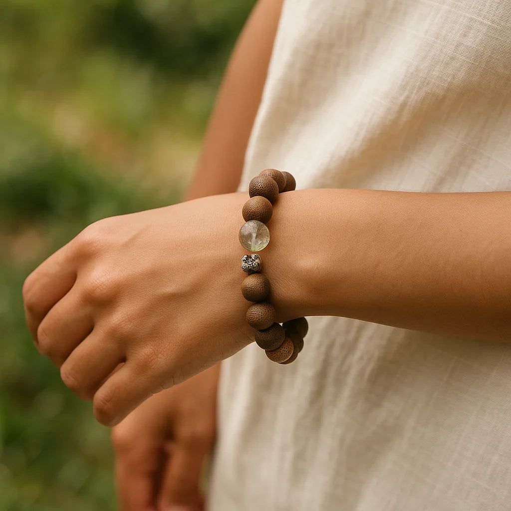 兔生肖守護手鍊 – 花園石英與木材，寓意心靈清晰